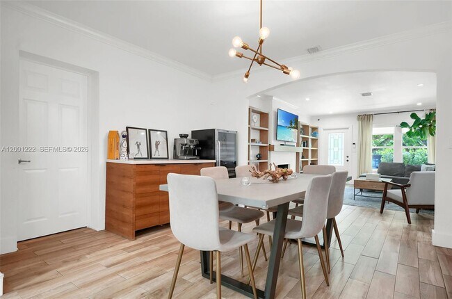 Building Photo - 2311 SW 9th Ave