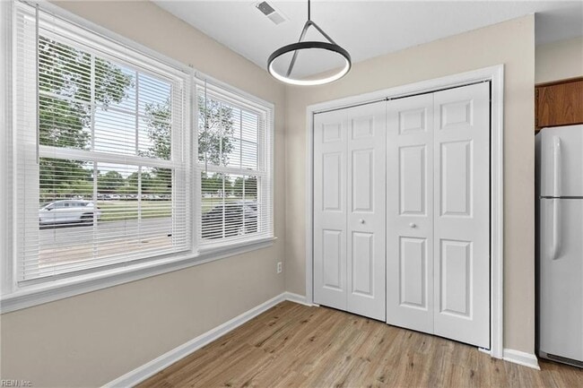 Building Photo - 2008 Fawnwood Common