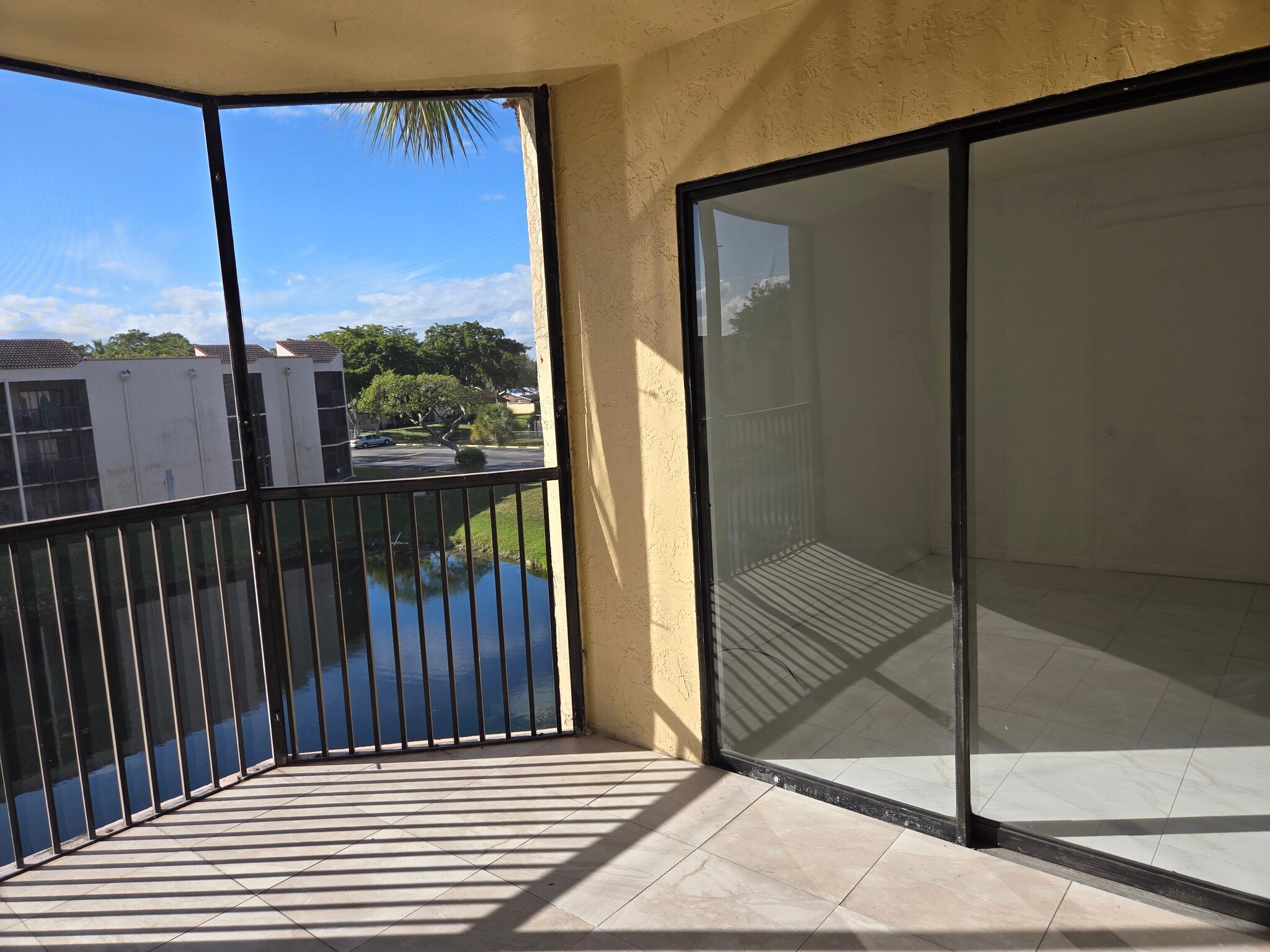 Building Photo - 3199 Foxcroft Rd