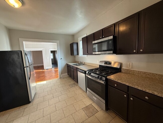 Primary Photo - 4 Bedroom, 1.5 Bath Home – Swan Neighborho...
