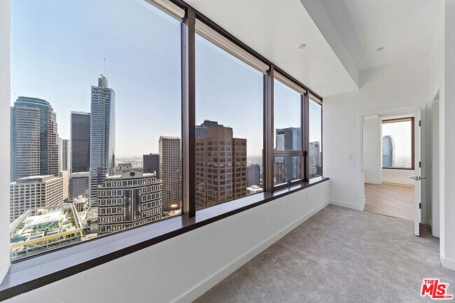 Building Photo - 1100 Wilshire Blvd