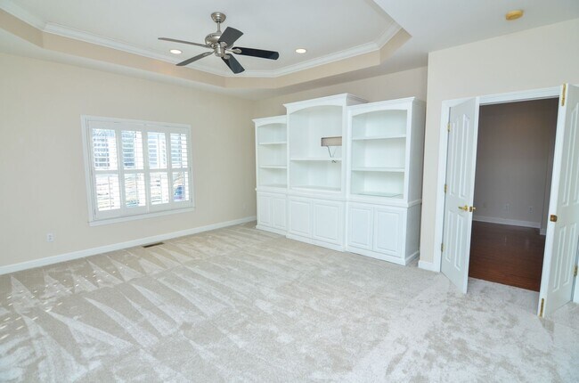 Building Photo - 604 Georgian Way