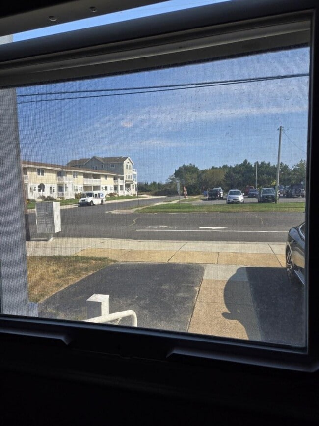 Building Photo - 3401 Ocean Ave