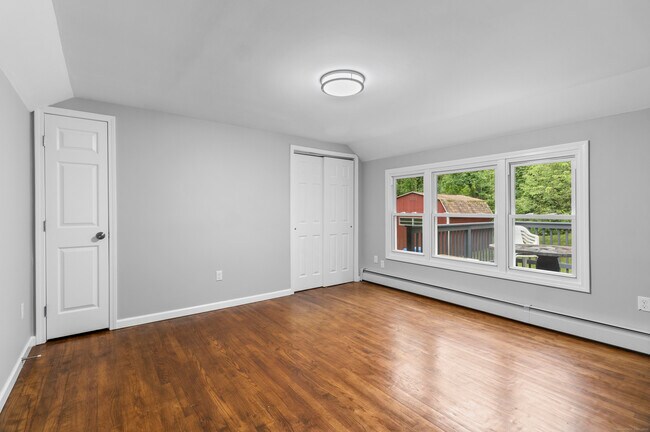 Building Photo - 518 Merrow Rd