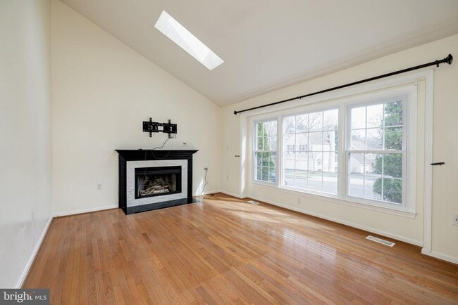 Building Photo - 7710 Green Garland Dr
