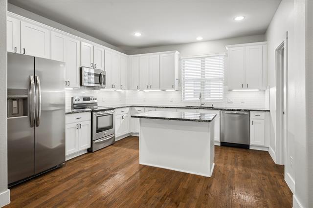 Building Photo - 1316 Palm Canyon Dr