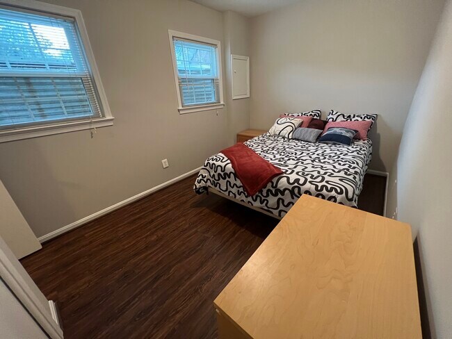 Building Photo - 2828 Lafora Ct
