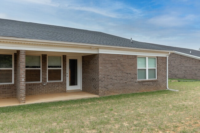 Building Photo - 305 Breckinridge Cir