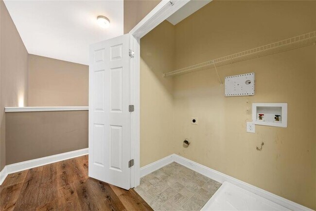 Building Photo - 548 Myrtle Trace Ln