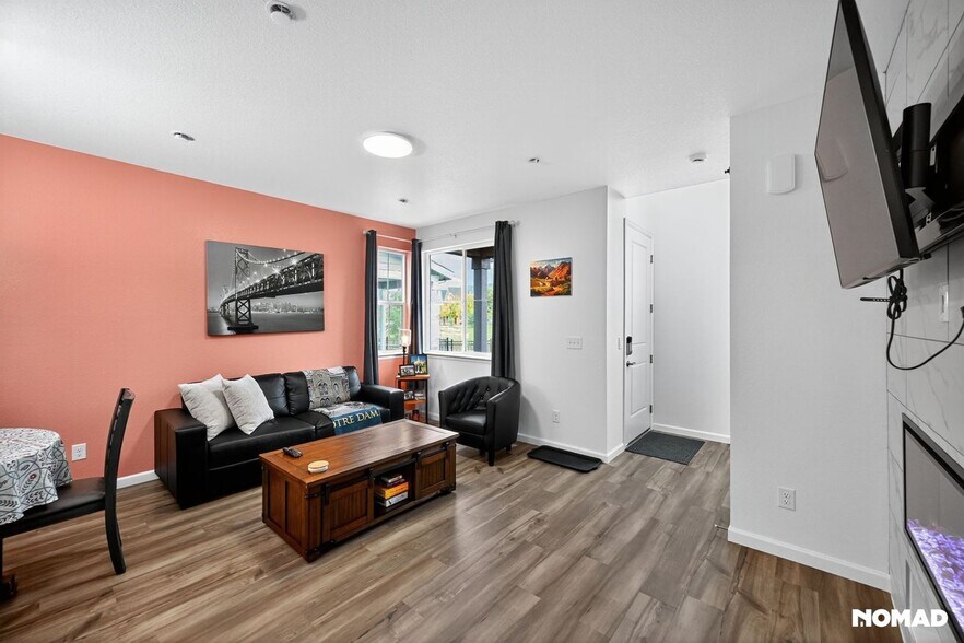 Building Photo - 18201 French Creek Ave