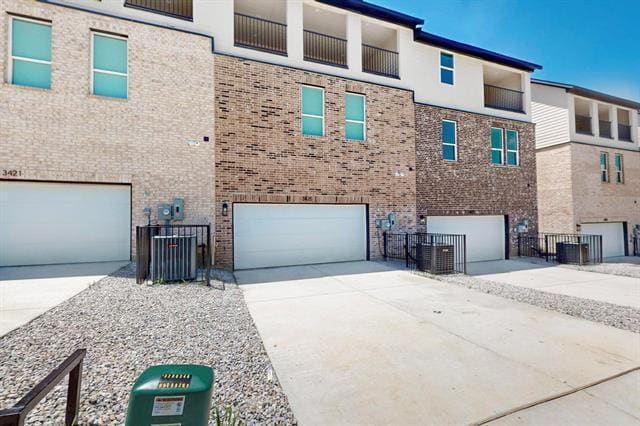 Building Photo - 3425 Sanjeev Dr