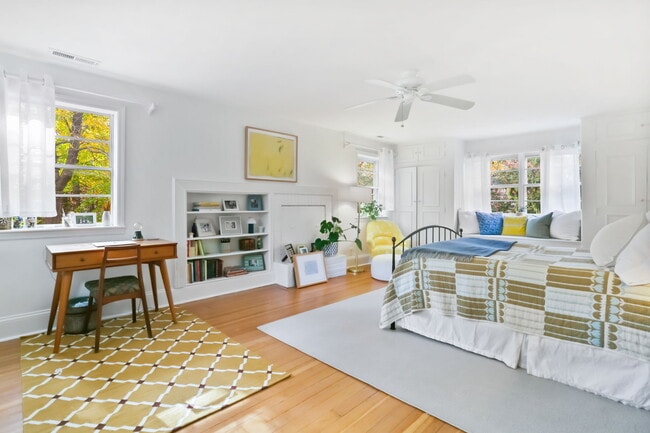 Building Photo - 9 Edgehill Dr