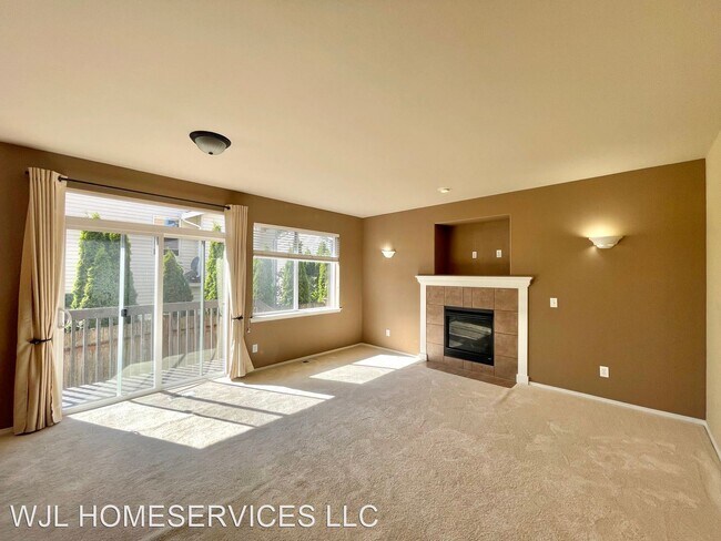 Building Photo - 4 br, 2.5 bath House - 17830 14th Ave W