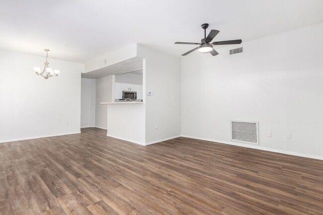 Building Photo - North Scottsdale Large 3 bed condo with attached 2 car garage, 1st floor unit