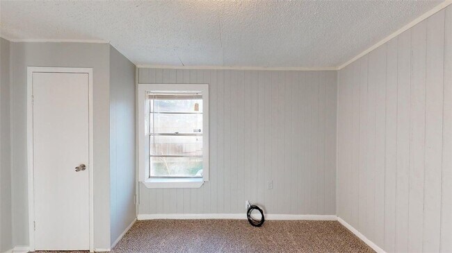 Building Photo - 4000 Margaret St