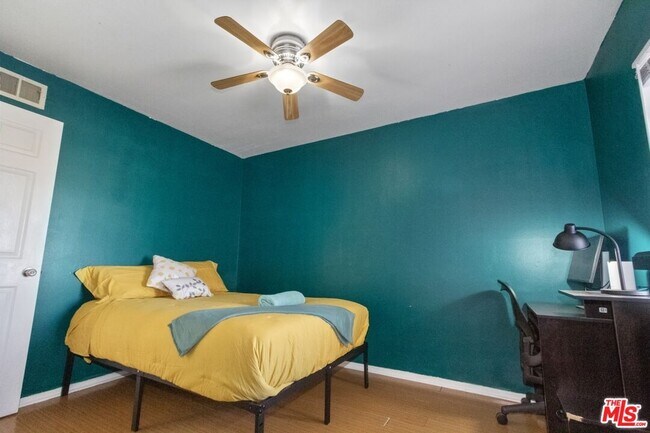 Building Photo - 38457 Sumac Ave