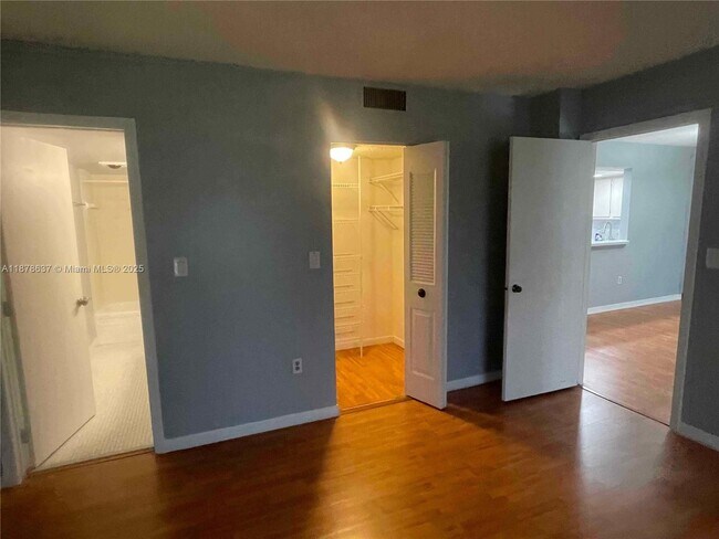 Building Photo - 5550 NW 44th St