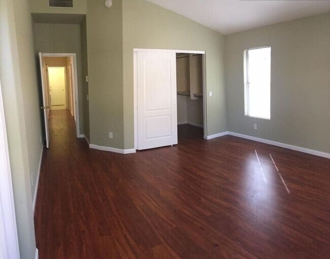 Building Photo - 3-bedroom remodeled in East Mesa