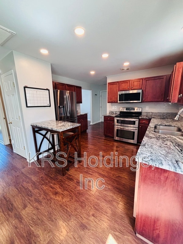 Building Photo - 3407 Thornsett Dr