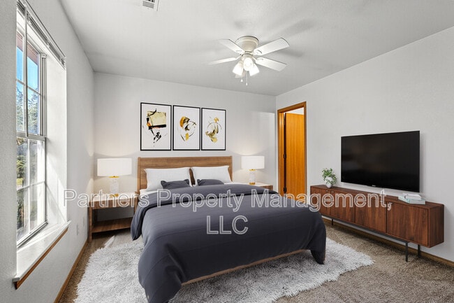 Building Photo - 888 S Curtis Ave