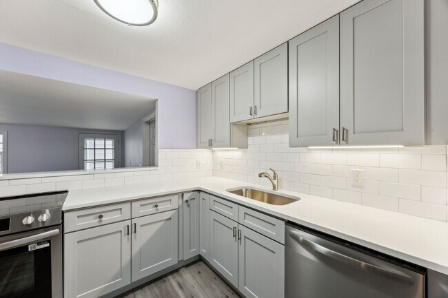 Building Photo - Adorable Newly Renovated 3/2 on Amelia Isl...