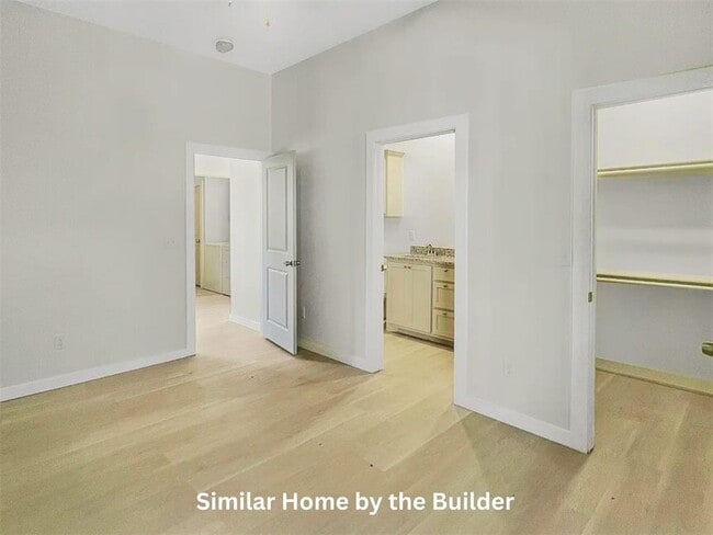 Building Photo - 1205 SW Bishop Rd