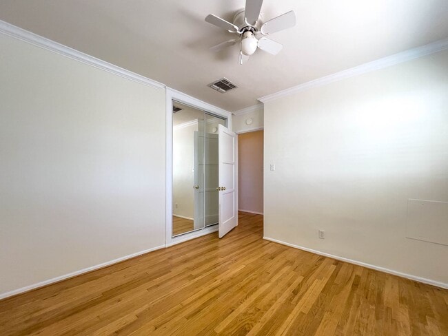 Building Photo - Spacious 3BR Home near Lake Balboa!