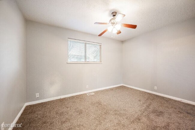 Building Photo - 5 br, 2 bath House - 3747 W Gandalf Dr