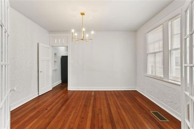 Building Photo - 2824 Audubon St