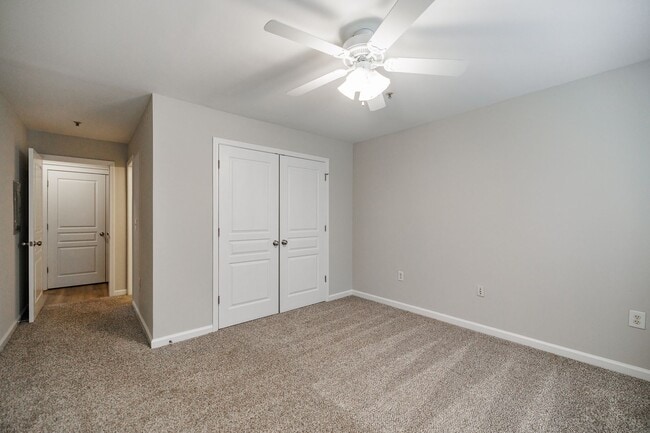 Building Photo - Ground-level, one-story condo in the highly sought-after gated community, The Woodlands of Athens!