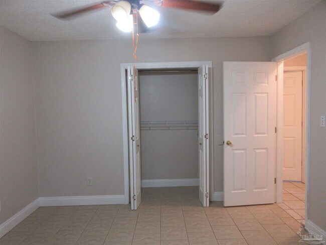 Building Photo - 4389 Pine Villa Cir