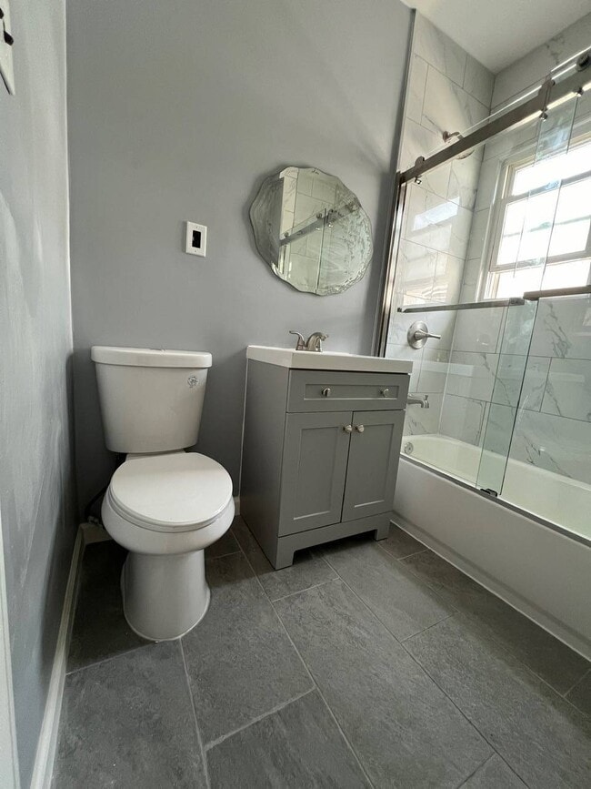 Building Photo - 27 Alton Pl