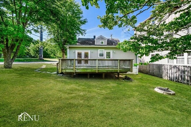 Building Photo - 501 Park Cir