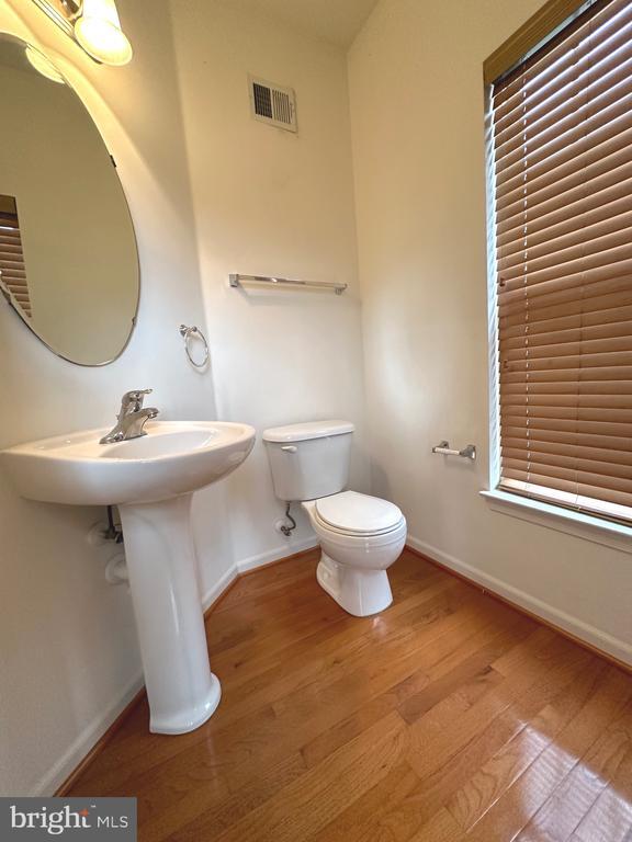 Building Photo - 2100 Abbottsbury Way