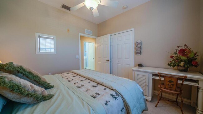 Building Photo - 1518 SW 50th St