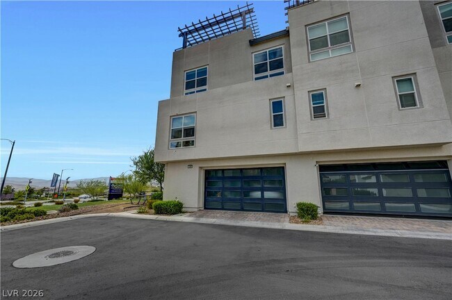 Building Photo - 3348 Esker Rdg Ave