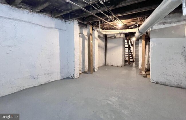 Building Photo - 511 S 15th St