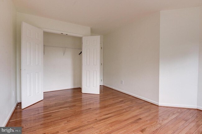 Building Photo - 12050 Edgemere Cir