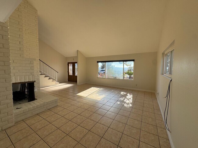 Building Photo - 4 Bedroom - 2 Bathroom with view