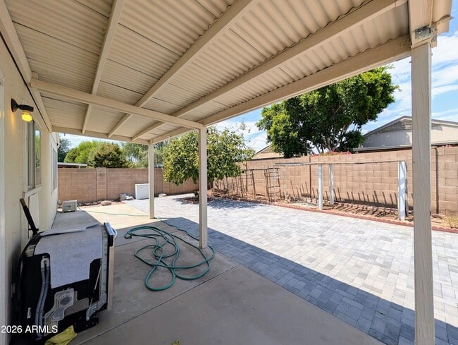 Building Photo - 2824 W Angela Dr