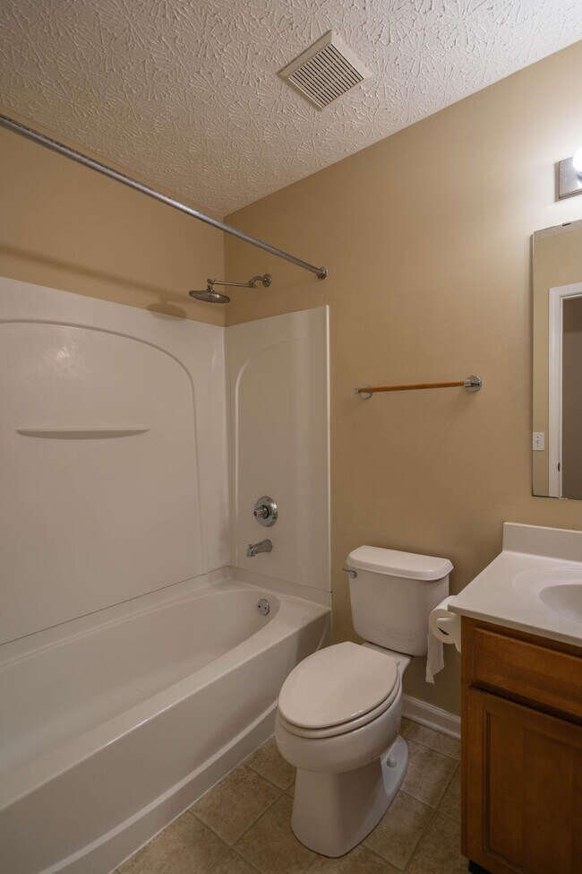 Building Photo - 1016 Bella Dona Rd