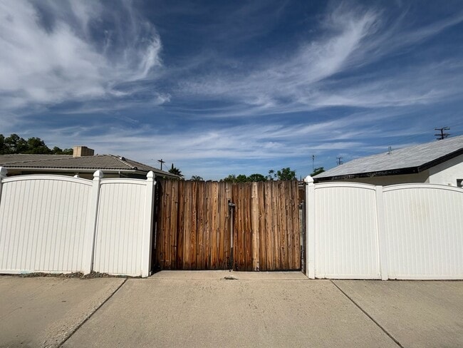Building Photo - 375 Mayberry Ave