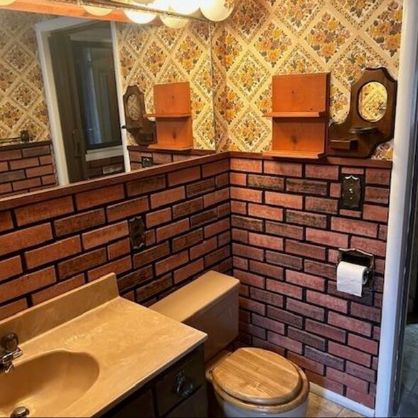 Building Photo - 109 N Washington Dr