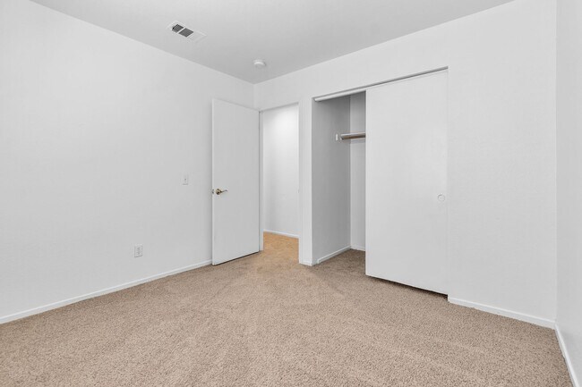 Building Photo - Spacious 3-Bed in Gated NW Las Vegas Community with 2-Car Garage
