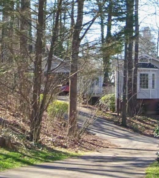 Building Photo - 3666 Lakewood Ct