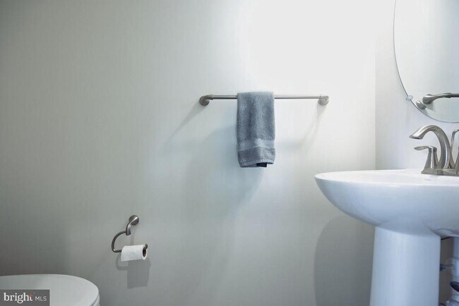 Building Photo - 9920 -B Sir Barton Wy