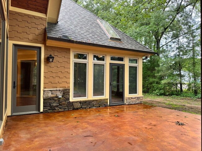 Building Photo - 21220 Gatlinburg Rd