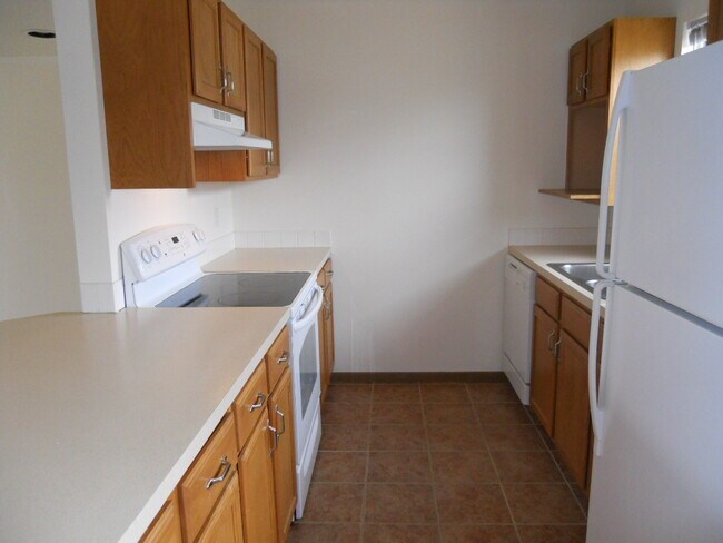 Building Photo - 322 Baker St