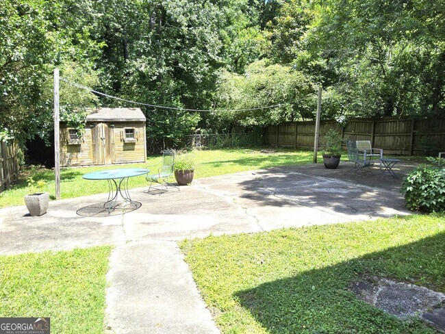 Building Photo - 740 Pasley Ave SE