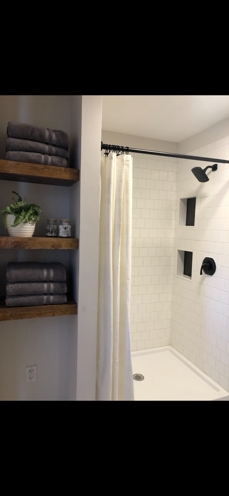 Building Photo - 11 Addison St